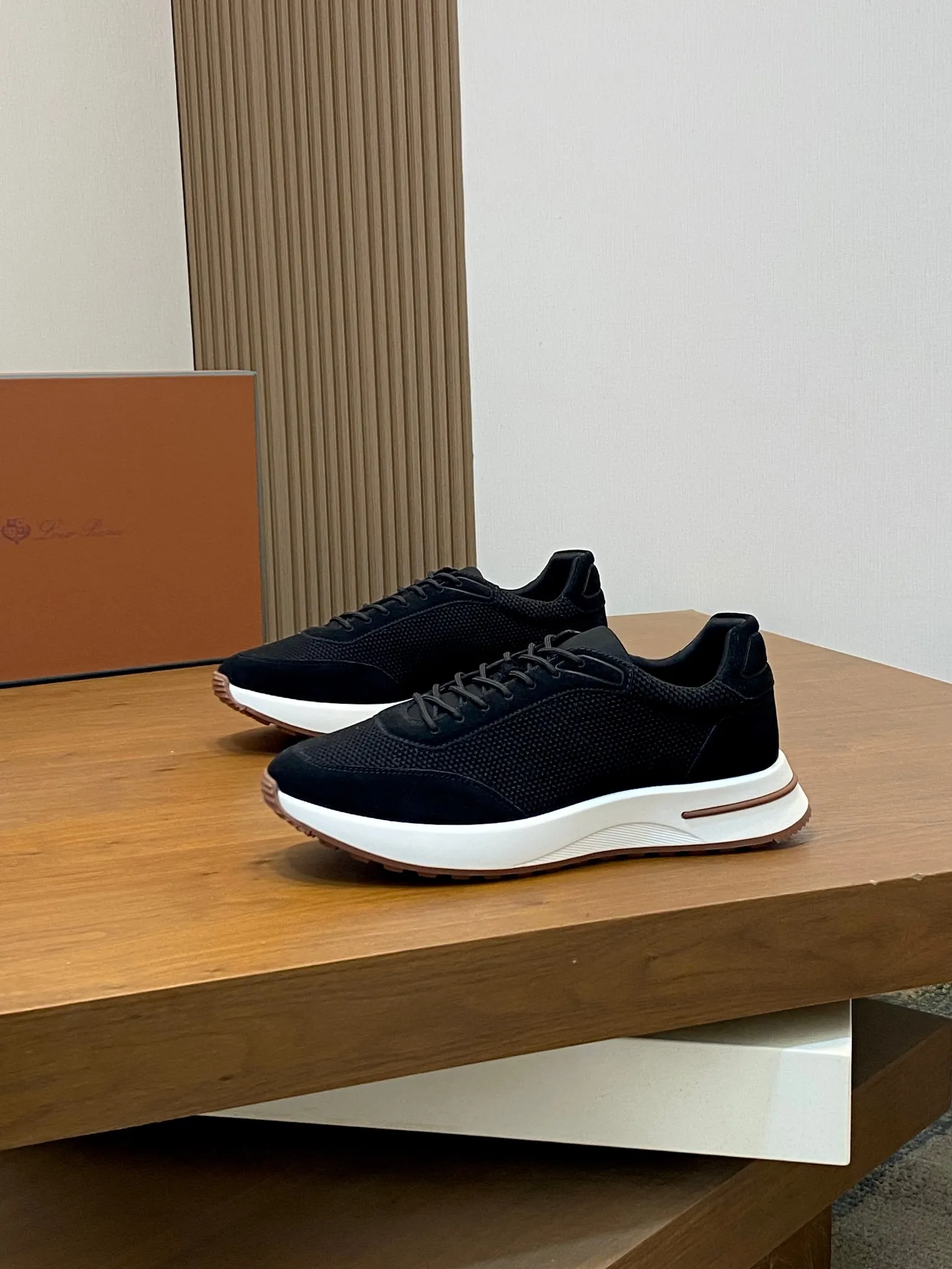 Factory price: 480💰 Loro Piana - Classic casual shoes, men's lace-up casual shoes and sneakers, high-quality lightweight and comfortable fabrics, suitable for outdoor leisure, the color scheme is young and energetic, and it looks great with sportswear or casual suits! Code number: 38-44 (45, 46, can be customized)